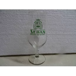 1 VERRE SEDAN  25CL HT 17CM ECRITURE ET LOGO VERT
