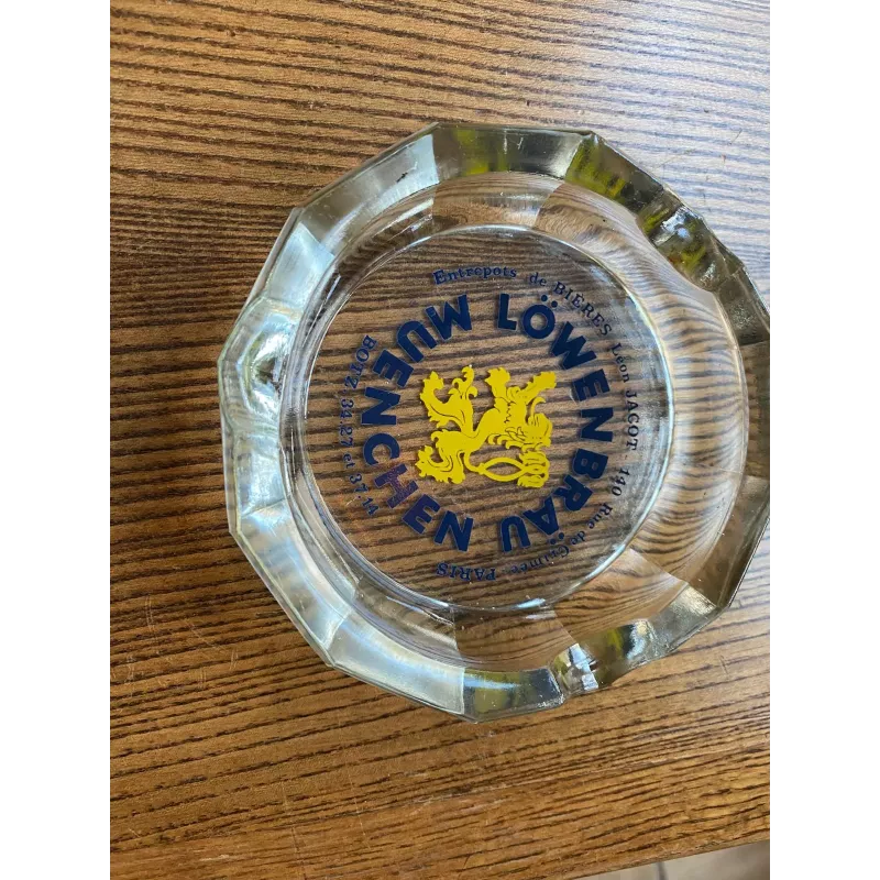 CENDRIER LOWENBRAU EN VERRE DIAMETRE 11CM CENDRIER LOWENBRAU EN VERRE DIAMETRE 11CM