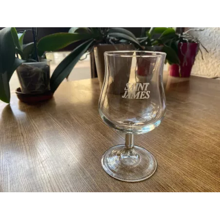 1 VERRE RHUM SAINT JAMES  HT 15.50CM