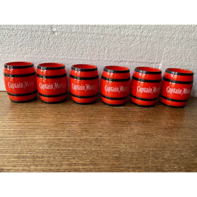 6 PETITS TONNEAUX CAPTAIN MORGAN 5CL EN RESINE