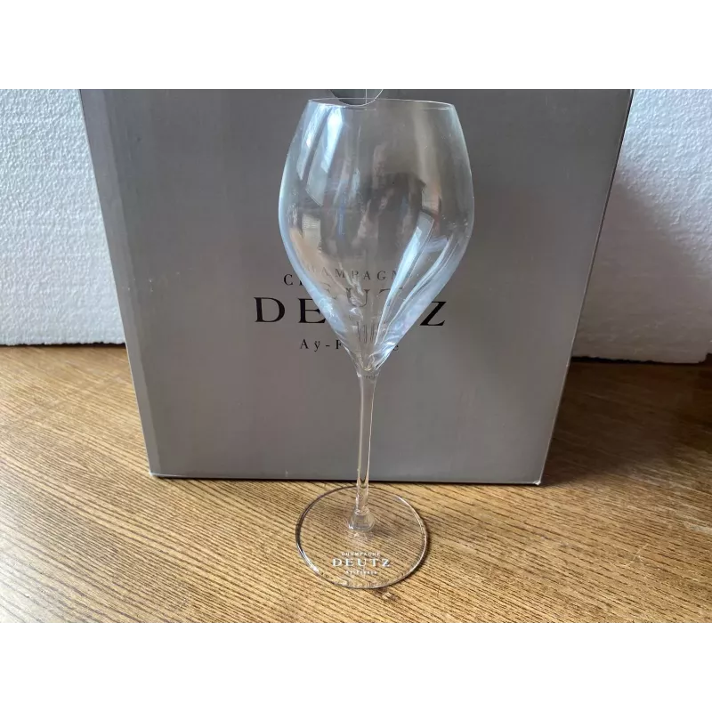 6 FLUTES CHAMPAGNE  DEUTZ HT 20.50CM