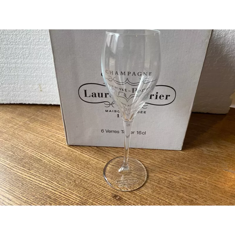 6 FLUTES CHAMPAGNE  LAURENT-PERRIER 16CL HT 19.50CM