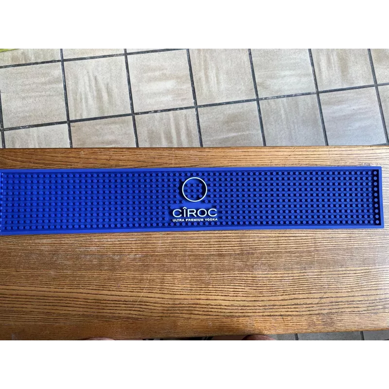 TAPIS  EGOUTTOIR  CIROC  VODKA  PREMIUM  59.80CM X10CM