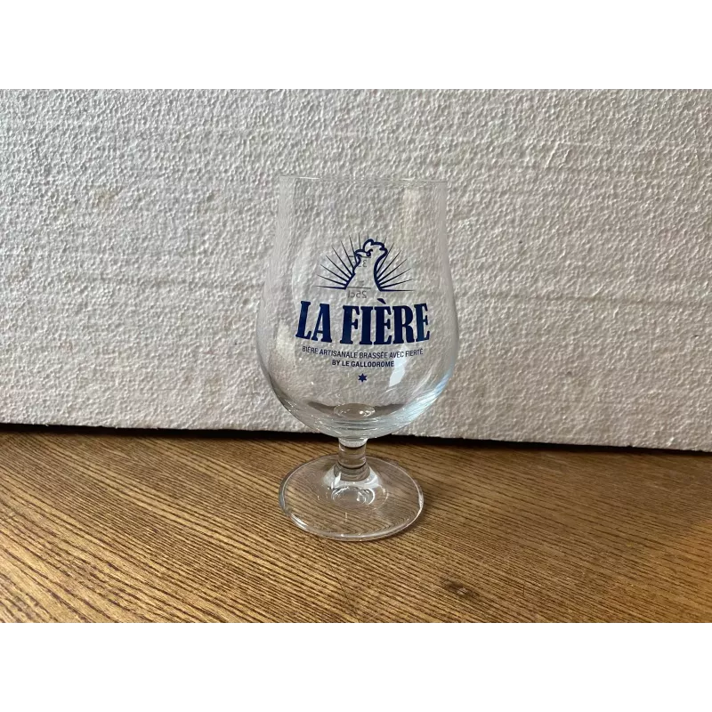 1 VERRE  LA FIERE  25/33CL  HT 15.40CM