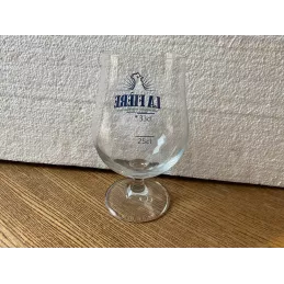 1 VERRE  LA FIERE  25/33CL  HT 15.40CM