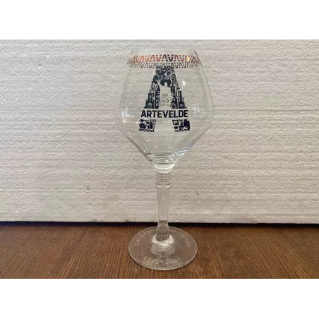 1 VERRE ARTEVELDE 33/50CL HT 22.50CM