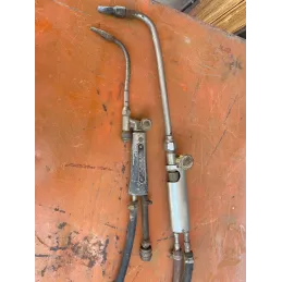 DEUX ANCIENS  CHALUMEAUX  OXYGENE / ACETYLENE