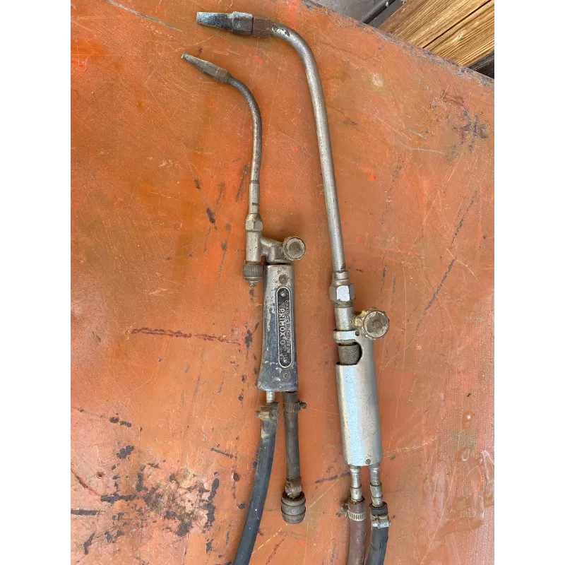 DEUX ANCIENS CHALUMEAUX OXYGENE / ACETYLENE DEUX ANCIENS CHALUMEAUX OXYGENE / ACETYLENE