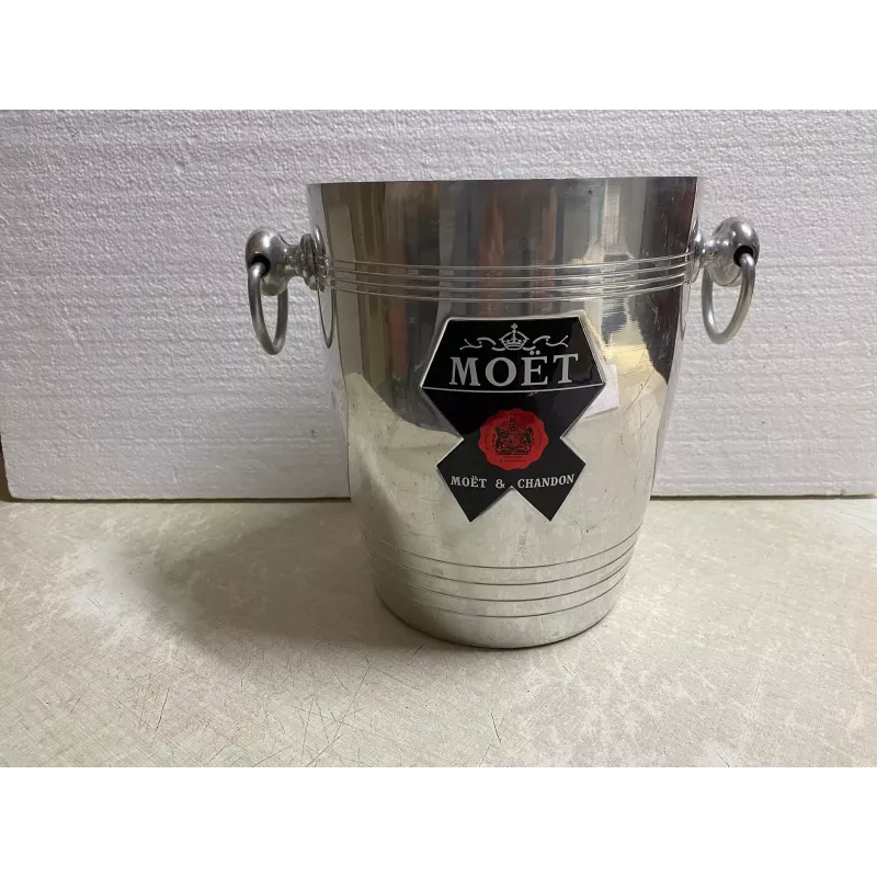 SEAU A CHAMPAGNE MOET&CHANDON EN ALU HT 22CM DIAMETRE 18.50CM SEAU A CHAMPAGNE MOET&CHANDON EN ALU HT 22CM DIAMETRE 18.50CM