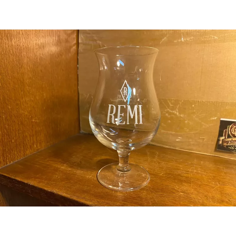 1 VERRE REMI 25CL HT 15CM 1 VERRE REMI 25CL HT 15CM