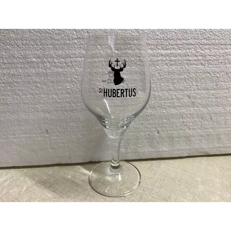 1 VERRE ST HUBERTUS 15CL HT. 17CM