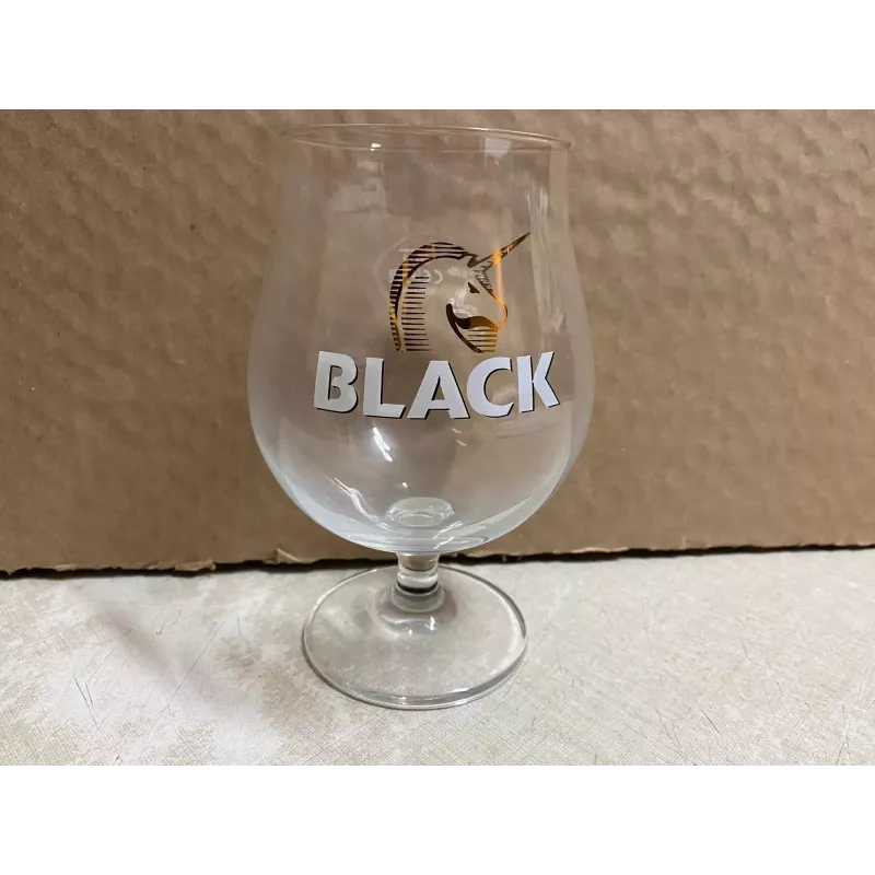 6 VERRES LICORNE BLACK 50CL HT 16CM 6 VERRES LICORNE BLACK 50CL HT 16CM