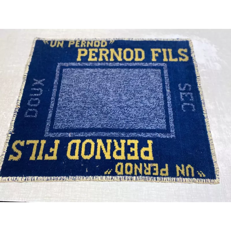 TAPIS DE CARTES UN PERNOD FILS  60CM X50CM TAPIS DE CARTES UN PERNOD FILS  60CM X50CM