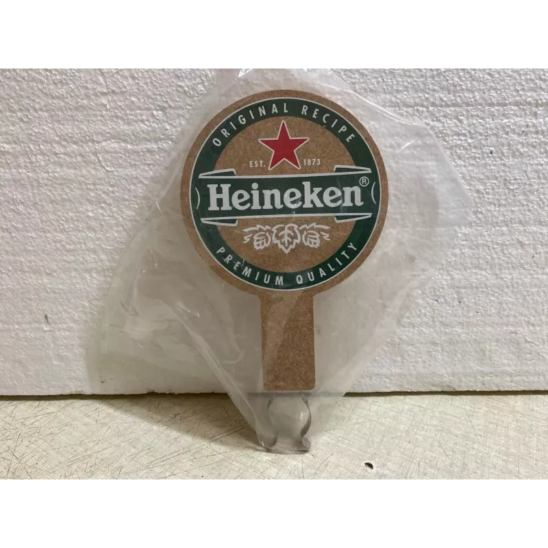 CAVALIER  BIERE HEINEKEN  EN BOIS  DIAMETRE 10CM CAVALIER  BIERE HEINEKEN  EN BOIS  DIAMETRE 10CM