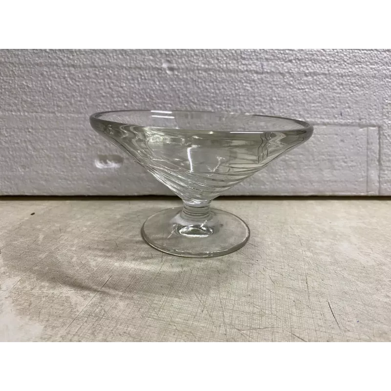 6 COUPES A GLACE EVASEES 15CL HT 7.50CM DIAMETRE 12.50CM 6 COUPES A GLACE EVASEES 15CL HT 7.50CM DIAMETRE 12.50CM