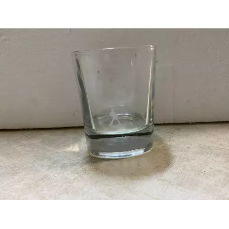 1 VERRE JOHNNIE WALKER  HT. 8.70CM