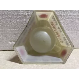 CENDRIER WATNEYS  EN OPALINE  13CM X13CMX13CM