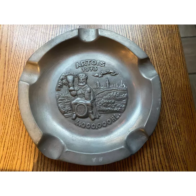 CENDRIER  STELLA ARTOIS  EN PLOMB DIAMETRE 19CM ANNEE 1973