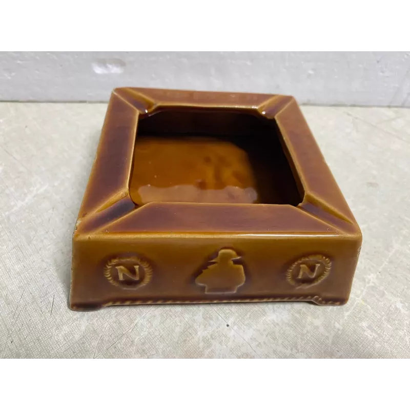 CENDRIER  COGNAC  COURVOISIER   12.50CM X12.50CM