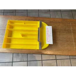 RAMASSE -MONNAIE  GILLETTE  ET DISTRIBUTEUR   30CM X20.50CM