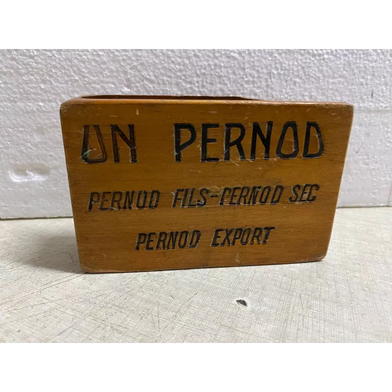 BOITE A CARTES  UN PERNOD