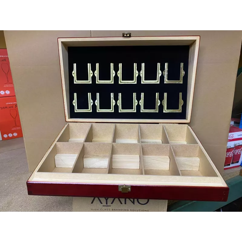 BOITE A THE LIPTON  35.50CM X21CM X13CM DE BELLE FACTURE