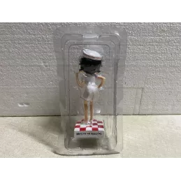 FIGURINE  BETTY BOOP  HT 14CM INFIRMIERE
