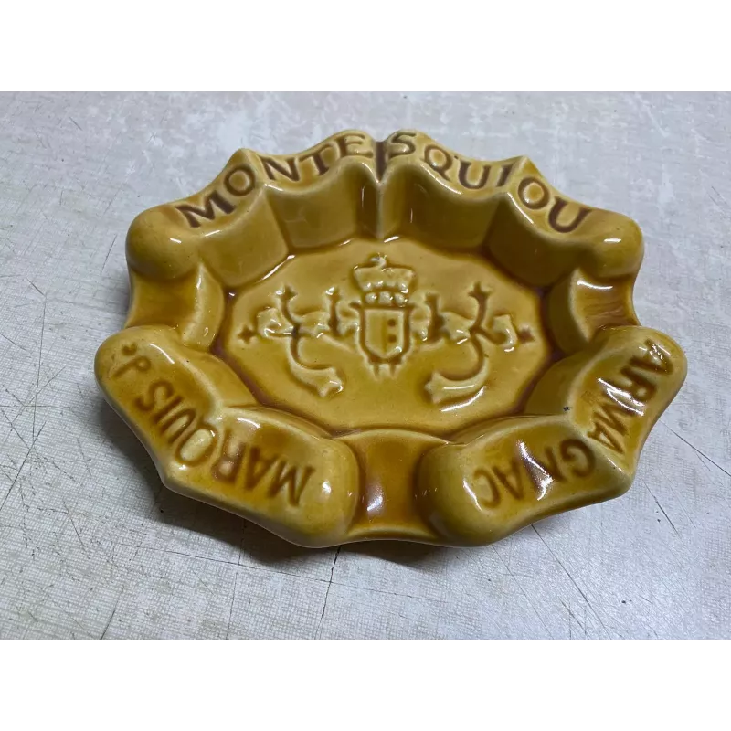 CENDRIER  MONTESQUIOU ARMAGNAC  15CM X12CM