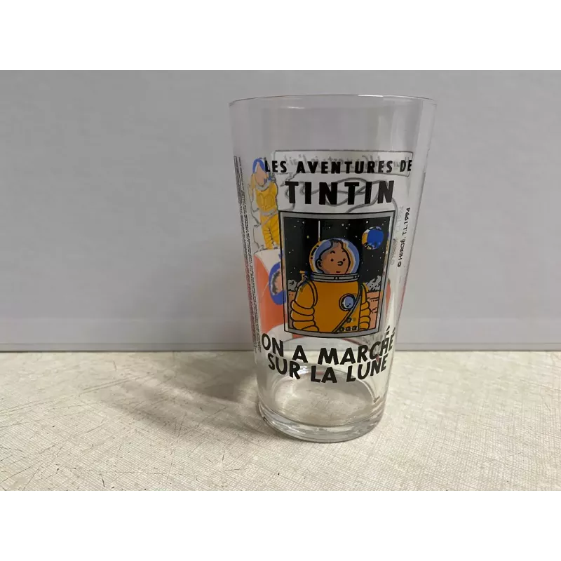 1 VERRE TINTIN  ON A MARCHE SUR LA LUNE HT 11.50CM