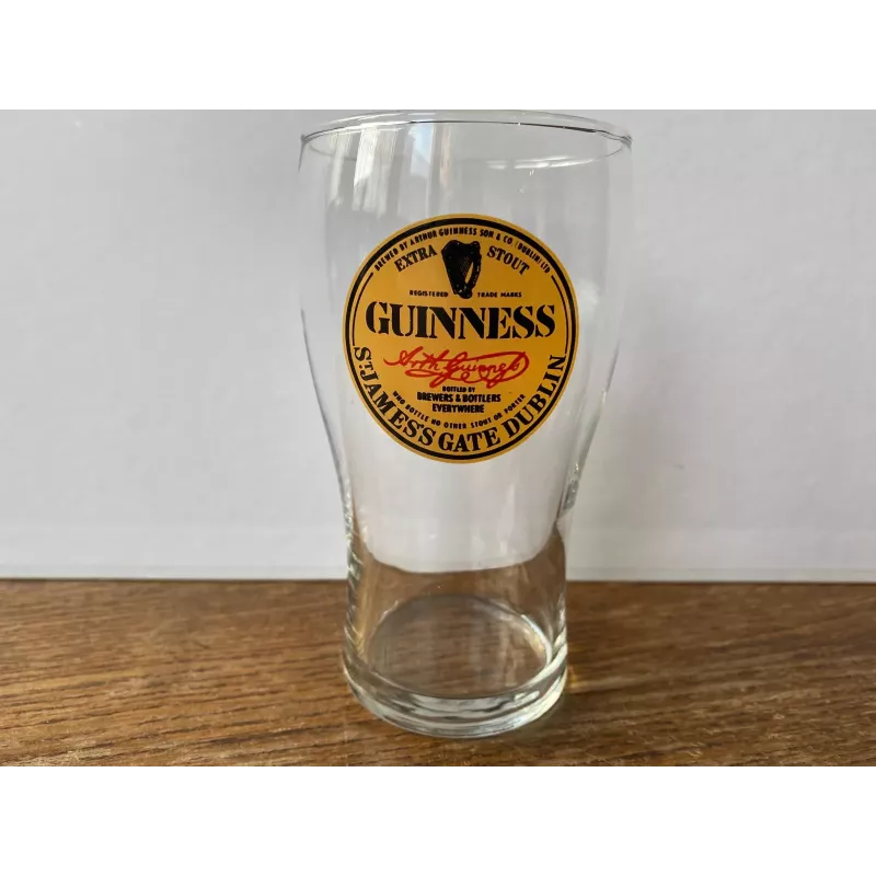 1 VERRE  GUINNESS  25CL HT 12.20CM