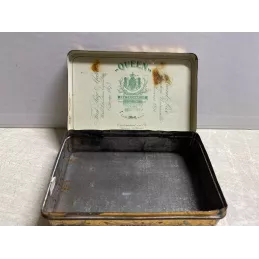 BOITE CIGARETTES QUEEN  EGYPTE 11.50CM X 7.40CM X3CM