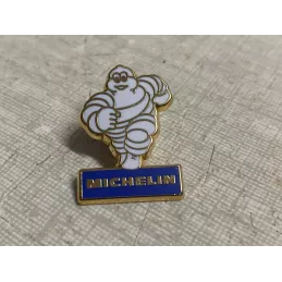 PIN'S MICHELIN