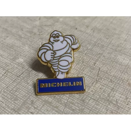 PIN'S MICHELIN