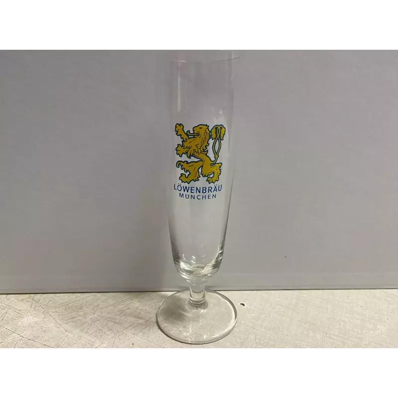 1 VERRE LOWENBRAU  20CL  HT 19.30 CM