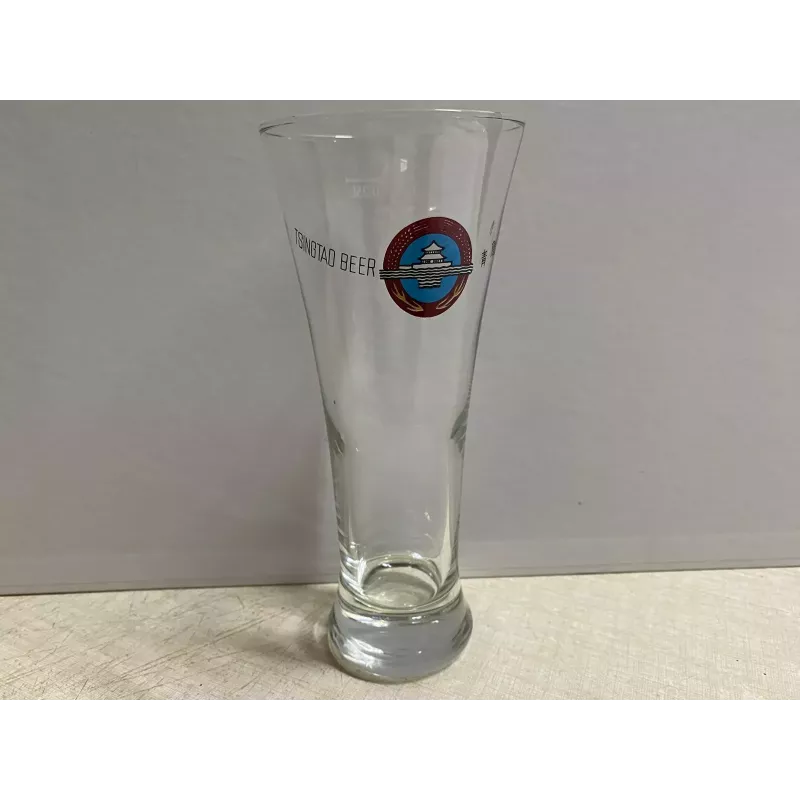 1 VERRE TSINGTAO BEER 25CL HT 18CM
