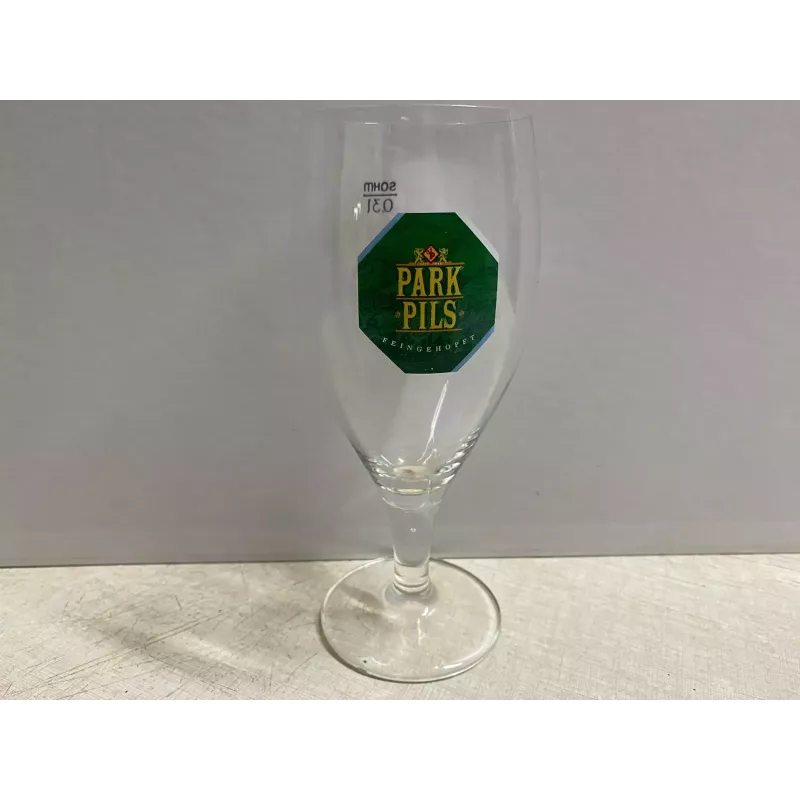 1 VERRE PARK PILS  30CL  HT  18.50CM