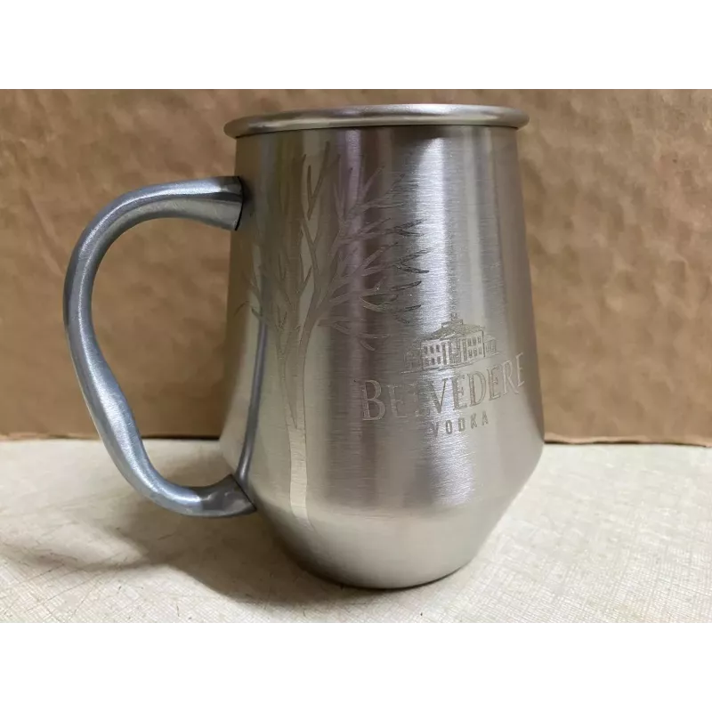 6 MUGS VODKA  BELVEDERE  EN INOX HT.10.80CM