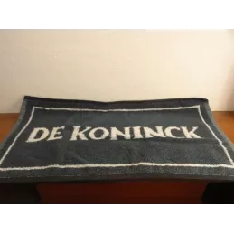 1 TAPIS DE BAR  DE KONINCK