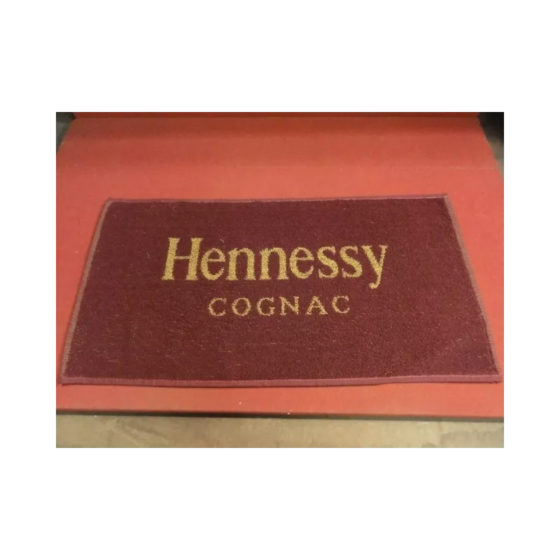 1 TAPIS DE BAR HENNESSY COGNAC 