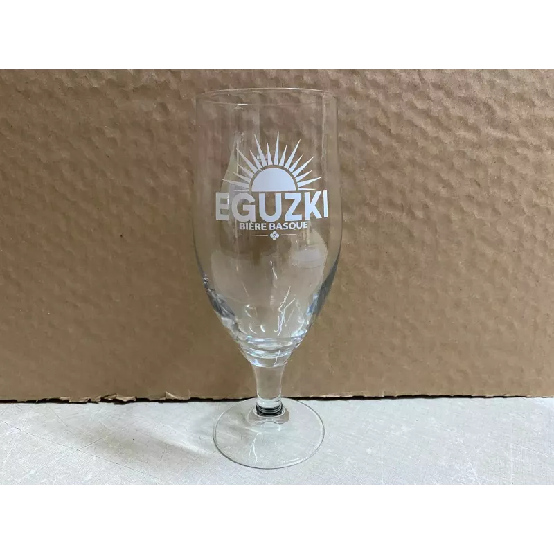 1 VERRE  EGUZKI 50CL HT 21.70CM    BIERE BASQUE