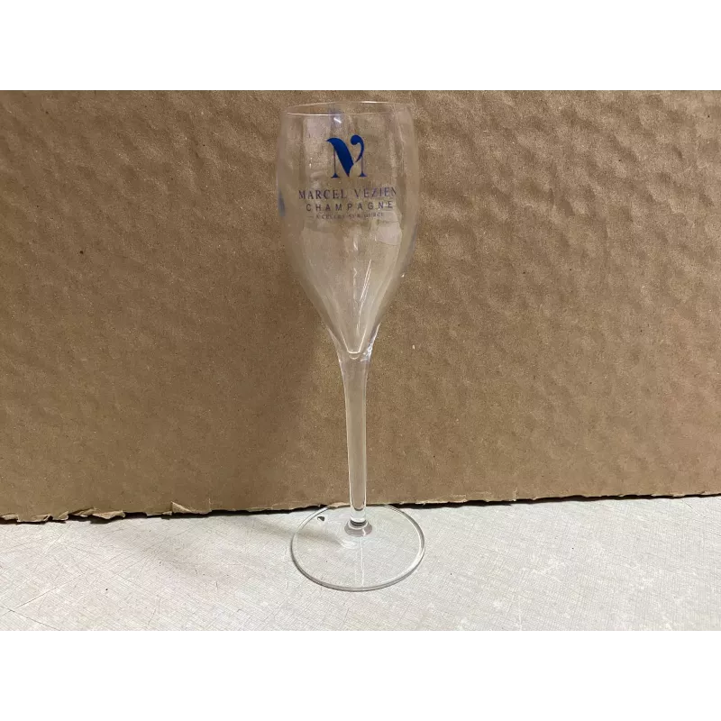 7 FLUTES CHAMPAGNE  MARCEL  VEZIEN  10CL HT 18CM