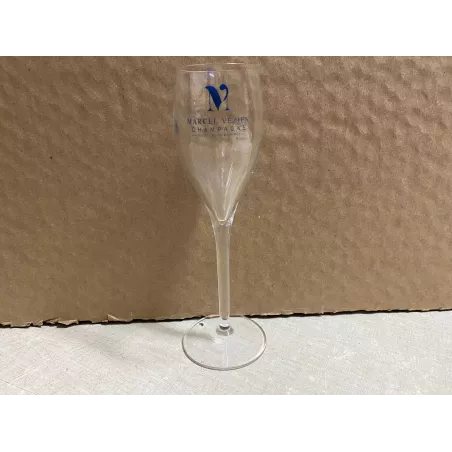 7 FLUTES CHAMPAGNE  MARCEL  VEZIEN  10CL HT 18CM