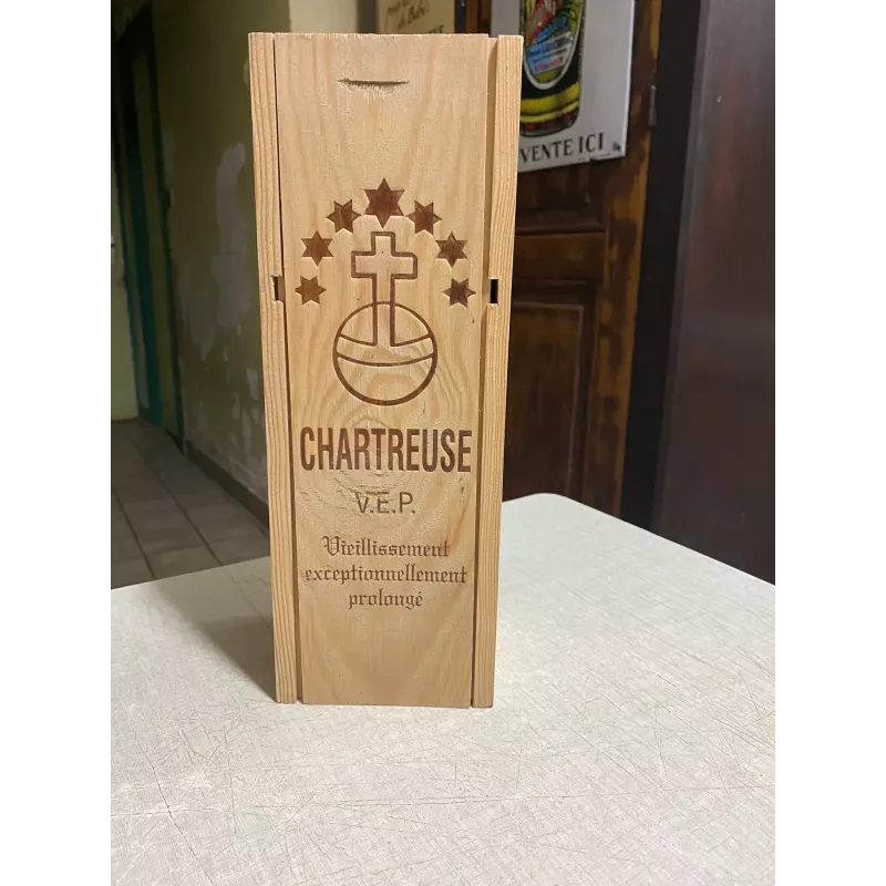 BOITE CHARTREUSE   EN BOIS 35CM X12CM