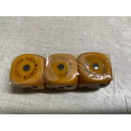 1 JEU DE 3 DES ET SON GOBELET  EXCELSIOR  BIERES ET VINS