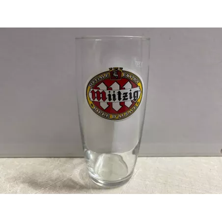 1 VERRE MUTZIG 25CL HT 13.30CM