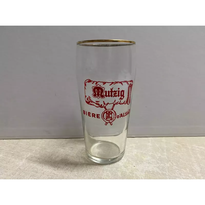 1 VERRE MUTZIG 25CL HT 13.30CM
