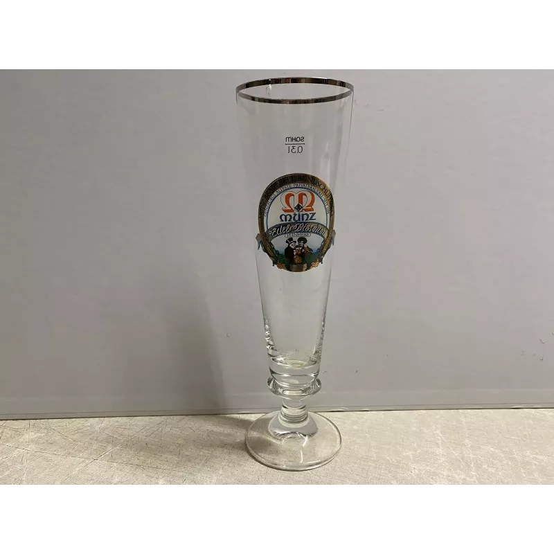 1 VERRE  MUNZ 30CL HT 24.30CM