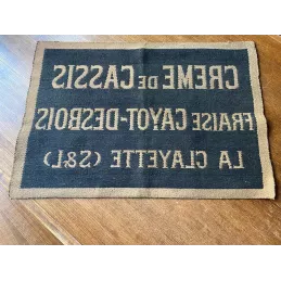 TAPIS DE CARTES  CREME DE CASSIS /FRAISE  CAYOT-DESBOIS    LA CLAYETTE   S&L