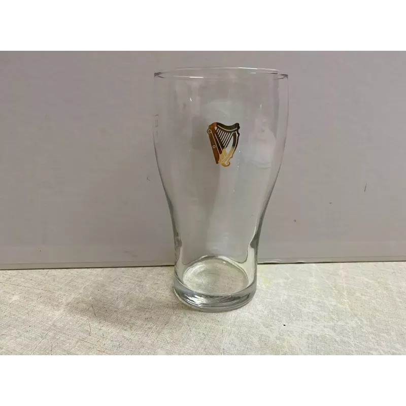 1             VERRE GUINNESS 25CL HT 13CM