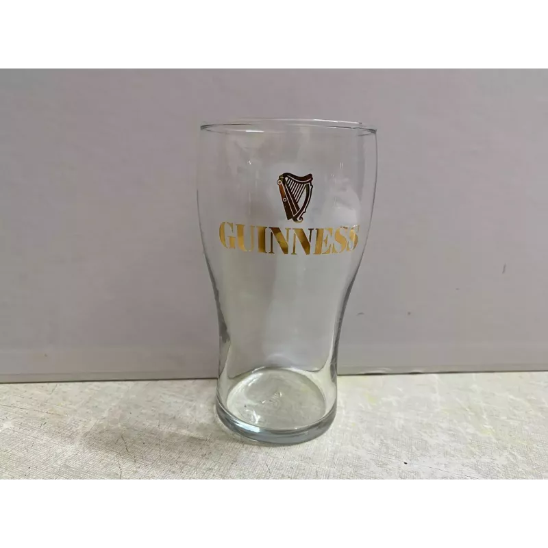 1 VERRE GUINNESS  20CL HT 12.20CM